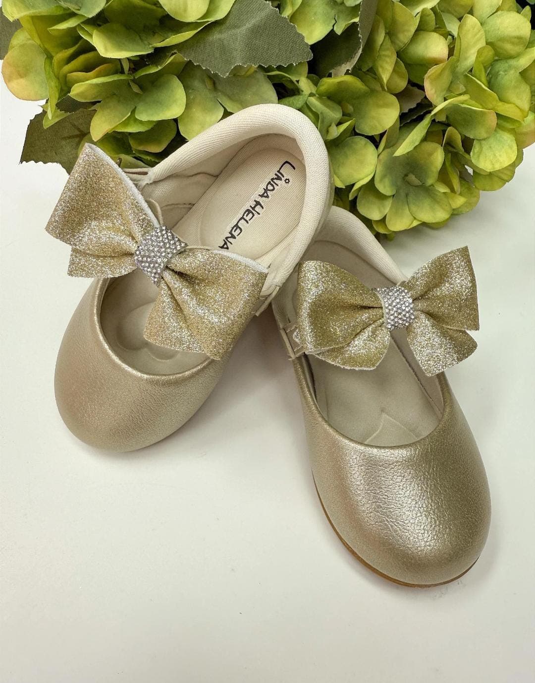 sapatilha ouro com glitter e aplique em lacinho