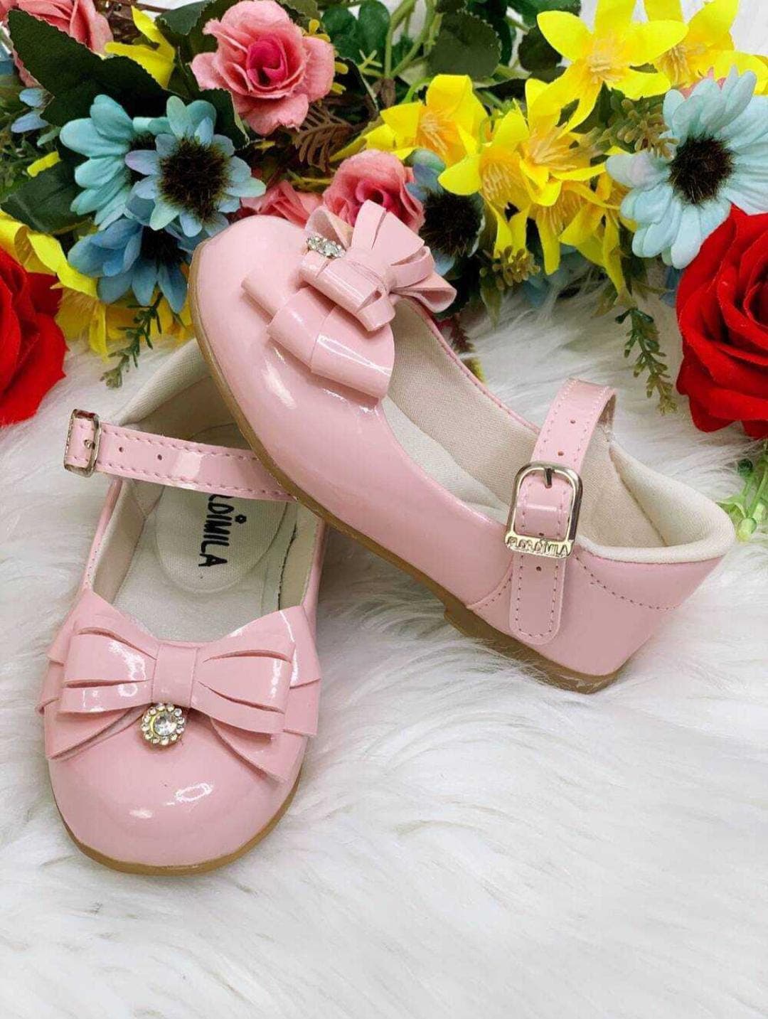 sapatilha rosa verniz com lacinho e florzinha de strass